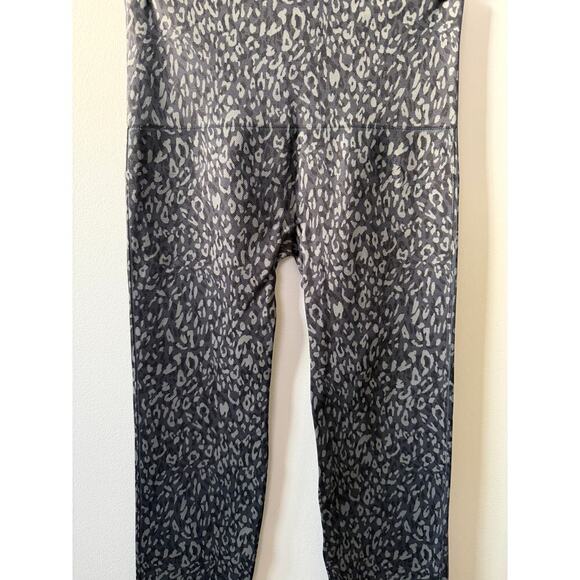 SPANX Look At Me Now seamless leggings women's size large - Picture 2 of 5